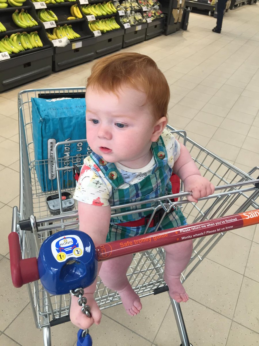 The little un's first ride in a shopping trolley with @DrRachelEyre. #DevelopmentalMilestone