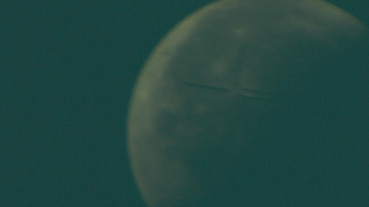 multistagecorre's tweet photo. 👽 #UFOs Apollo 9 pictures show 3 mother ships directly in-front of the moon
#NASA come clean
http://t.co/BosiTqHFNs http://t.co/v75yxvM7jf