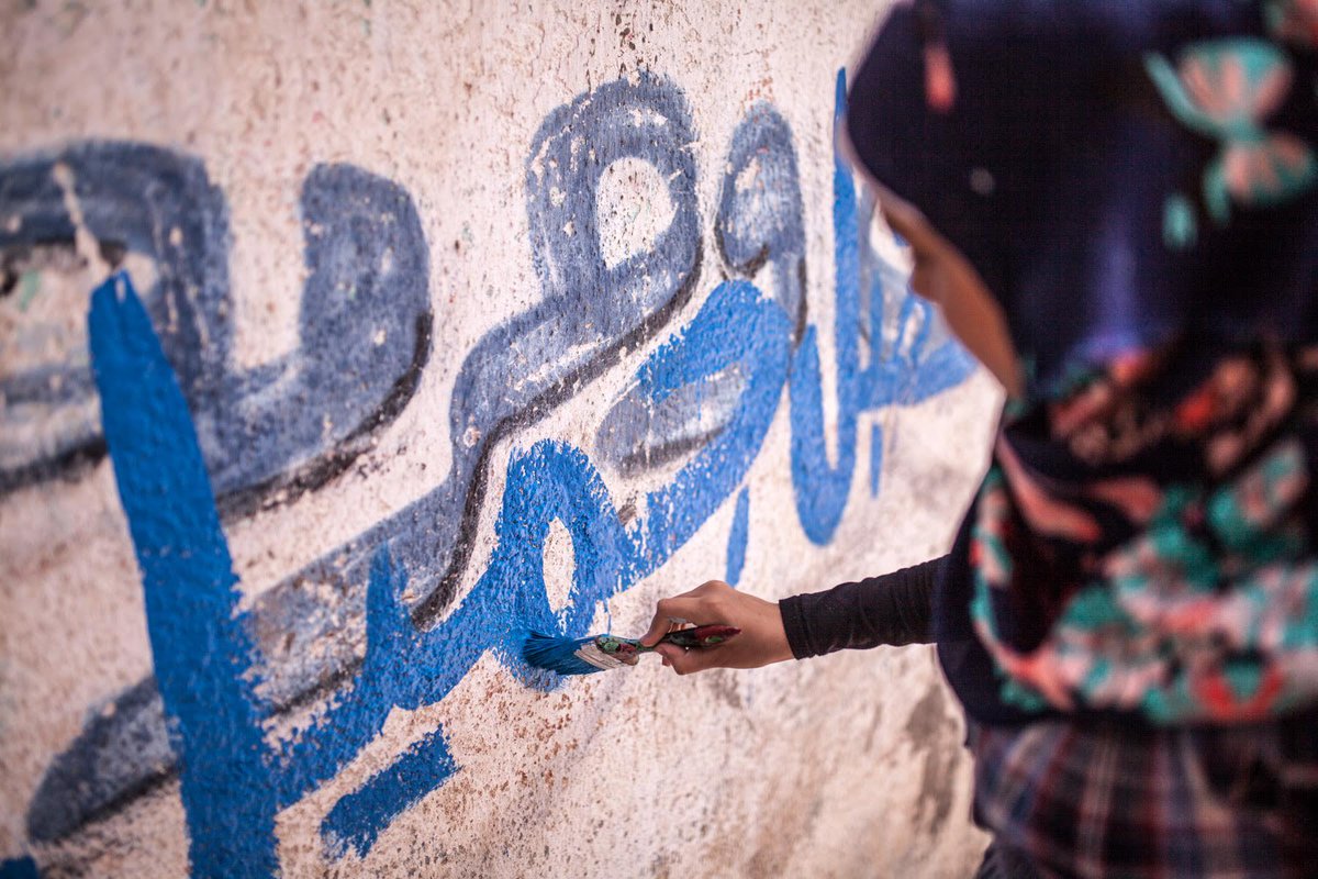 aptARTs's tweet image. Girls in #Gaza paint walls with hope! @mercycorps @mercycorps_uk