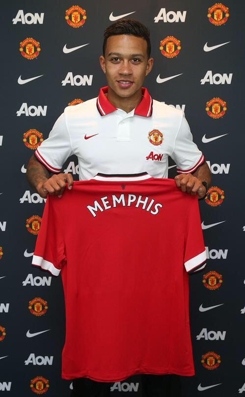 LukeShaw23's tweet photo. Welcome to @ManUtd @Memphis.  See you soon 🔴🔴 http://t.co/rNv4a2ZB74
