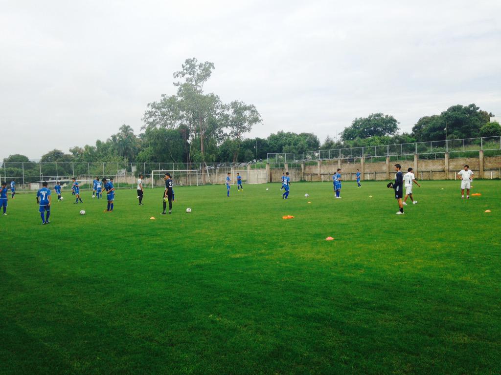 Edgar Henriquez nuevo tecnico de La Seleccion Nacional Sub-15. CHT566fUwAA0km0