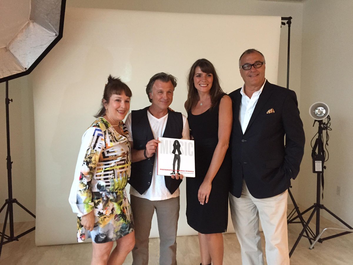 dfeingoldphoto's tweet photo. THANK YOU #LongIslandPulse Magazine for hosting me with a FABULOUS Night of MUSIC! Congrats on your New Office! http://t.co/tsFRb0l5vT