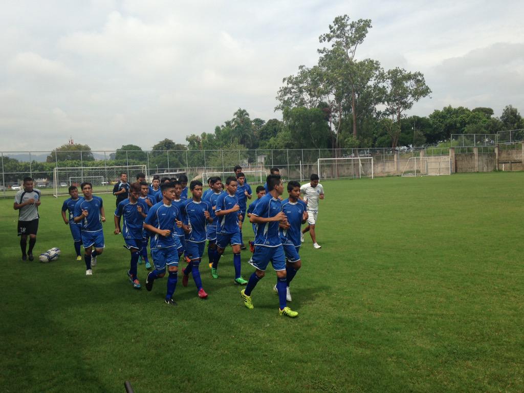 Edgar Henriquez nuevo tecnico de La Seleccion Nacional Sub-15. - Página 1 CHT9IVOUMAAHF5O