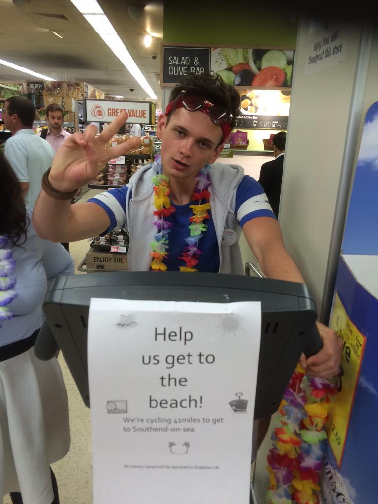 TescoMonument's tweet photo. Oh I do like to be beside the sea side. Help us get there &amp; raise money for #Tesco Charity of the Year 🚴☀️☀️🚴🚴 http://t.co/9dqyD7qwyO