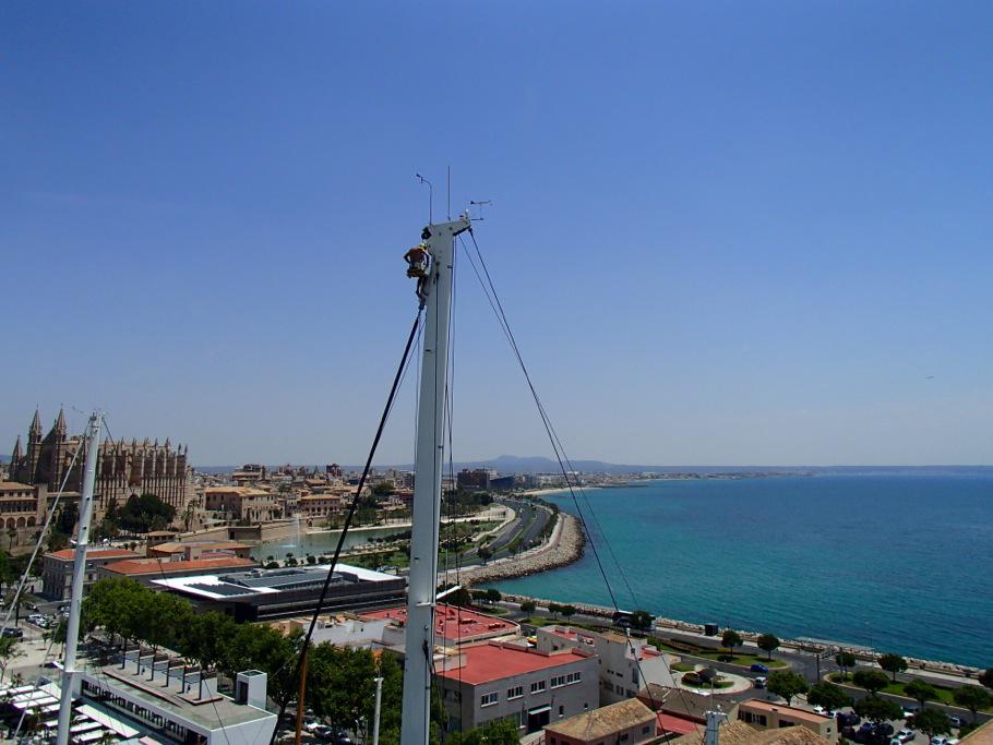 RSBRigging's tweet photo. #OperationsManagerRuss up @VittersShipyard built #SYInoui's mast &amp; wasn't the only one! Can you name the #yachts? http://t.co/igGF9v6Tac