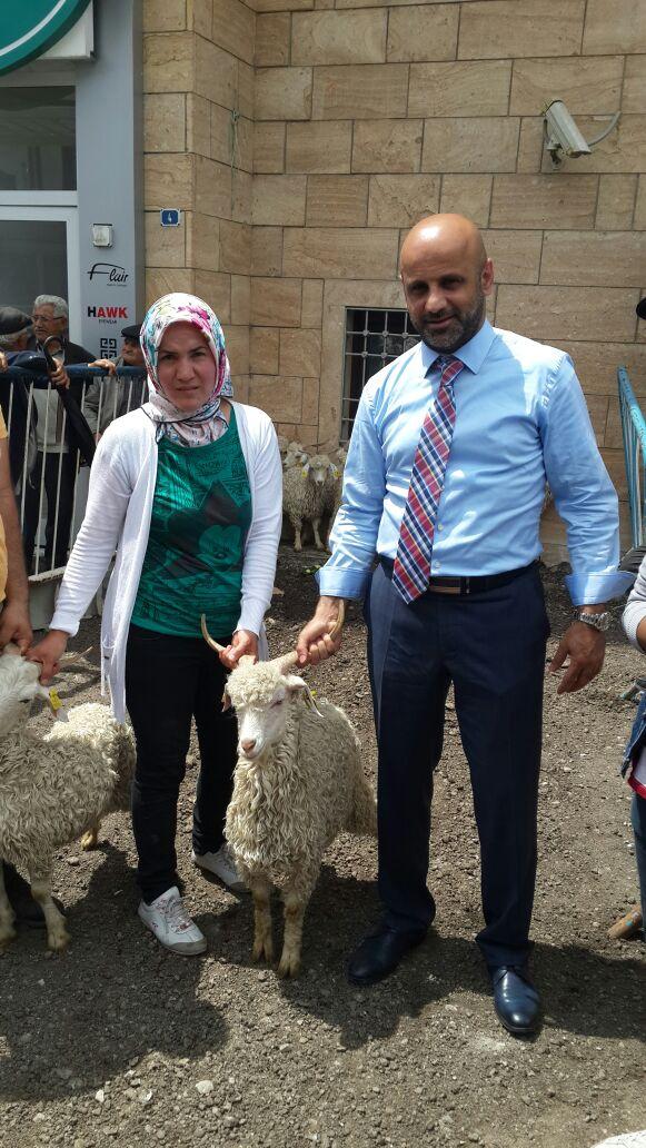 <a href="/06melihgokcek/">İbrahim Melih Gökçek</a> <a href="/asimbalci/">Prof. Dr. Asım Balcı</a> <a href="/Beypazaribeltr/">T.C. Beypazarı Belediyesi</a> Damızlık Teke dağıtımında Birliğin kadın üyelerine 
 pozitif ayrımcılık!