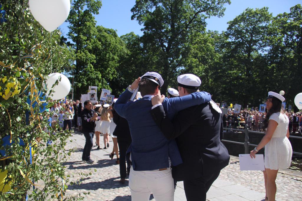 grillskaorebro's tweet photo. 🎓 #nastudent #grillskaorebrostudent #studenten2015 http://t.co/qLzRK0JllQ