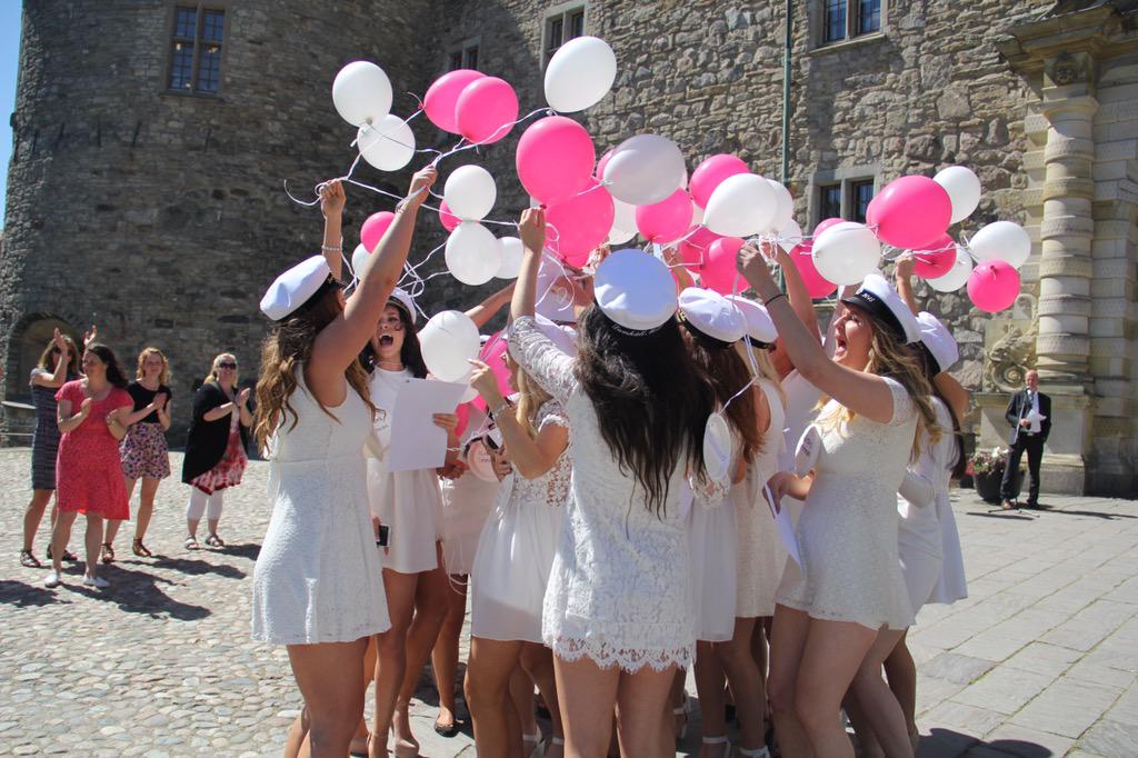grillskaorebro's tweet photo. 🎓 #nastudent #grillskaorebrostudent #studenten2015 http://t.co/qLzRK0JllQ
