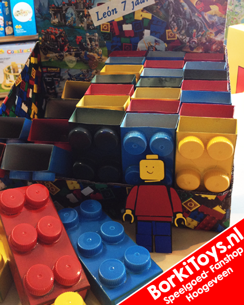Creatieve oma maakt <a href="/LEGO_Group/">LEGO</a> traktaties voor haar kleinzoon! #cool #Hoogeveen