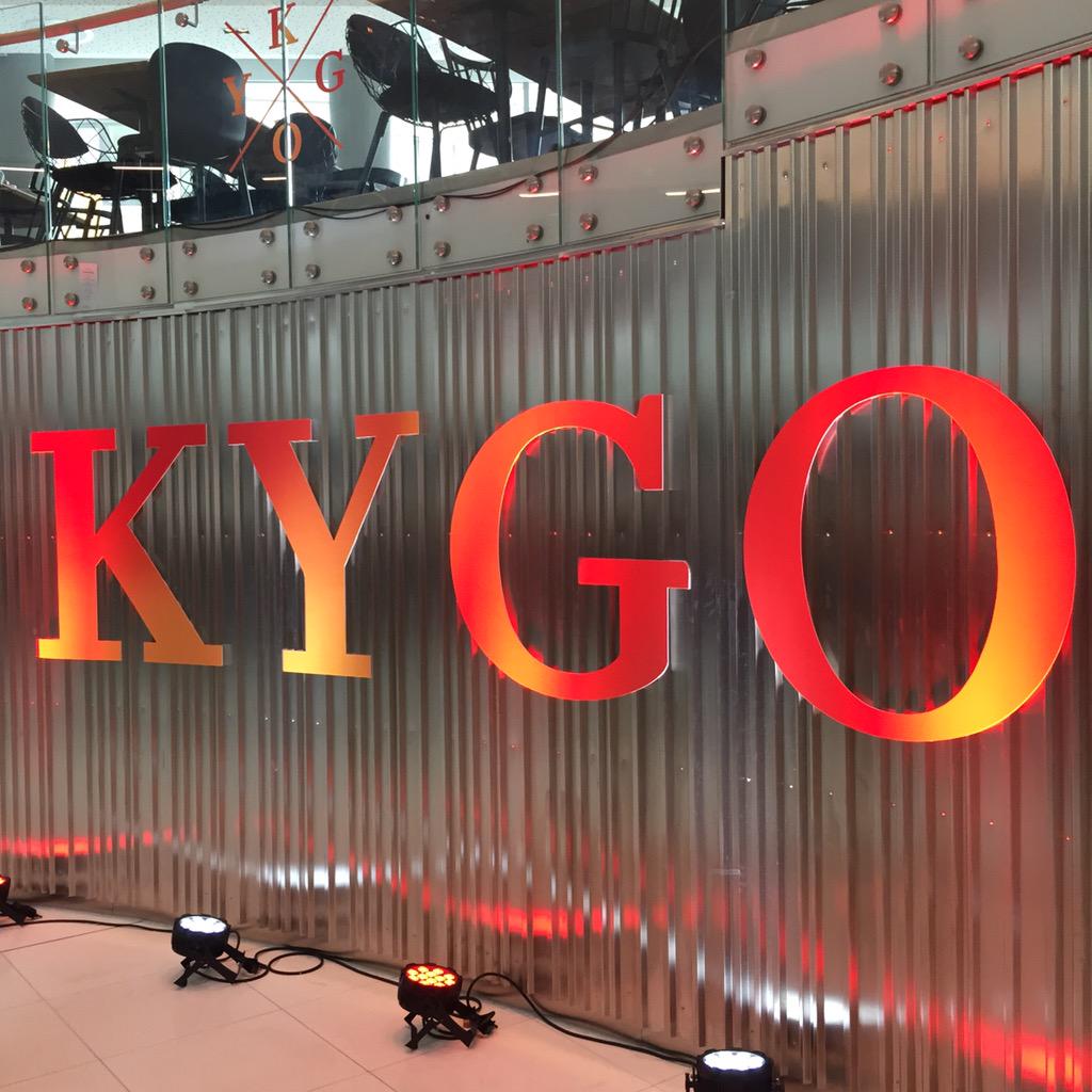 alexruthmann's tweet photo. EDM artist @KygoMusic has literally rebranded the @ScandicNorge Ørnen hotel for @bergenmusicfest #stepinsidemusic http://t.co/LGDTPvTgJC