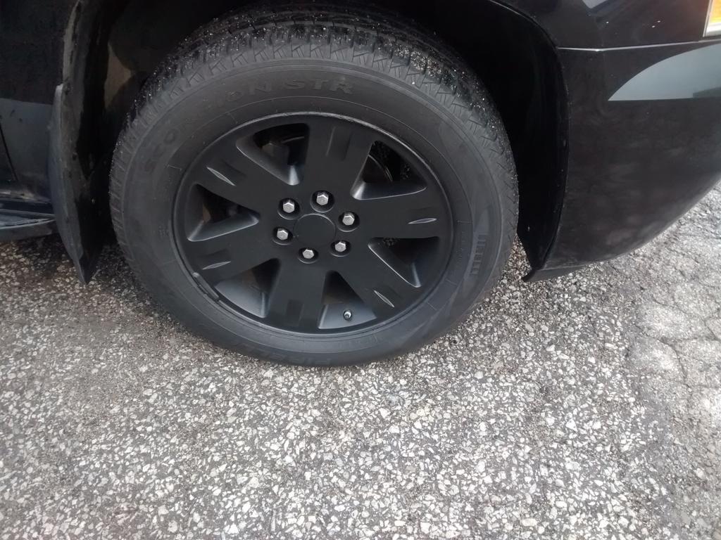 Wow @ <a href="/TheRickLegacy/">Rick Legacy</a> 's Yukon. 

Thanks <a href="/PlastiDip/">Plasti Dip</a> 

#DoTheDip