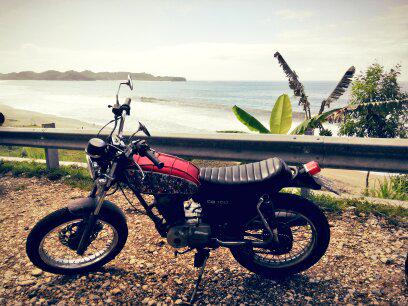 Jalan²nyaa sama kamu yaa.. 😀 #CBIndonesia #Traveler #HondaCB100