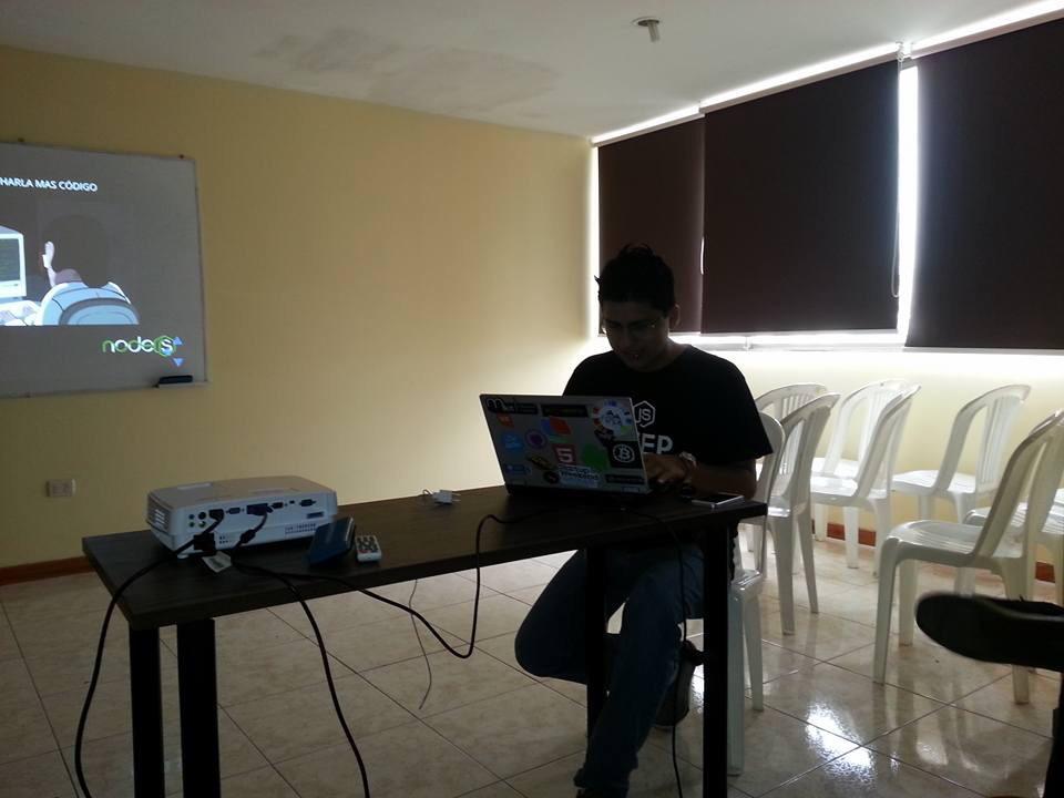 devrchancay's tweet image. ¡Mañana! Aprenderemos un poco más de #NodeJS @NodersEC @NodersCL