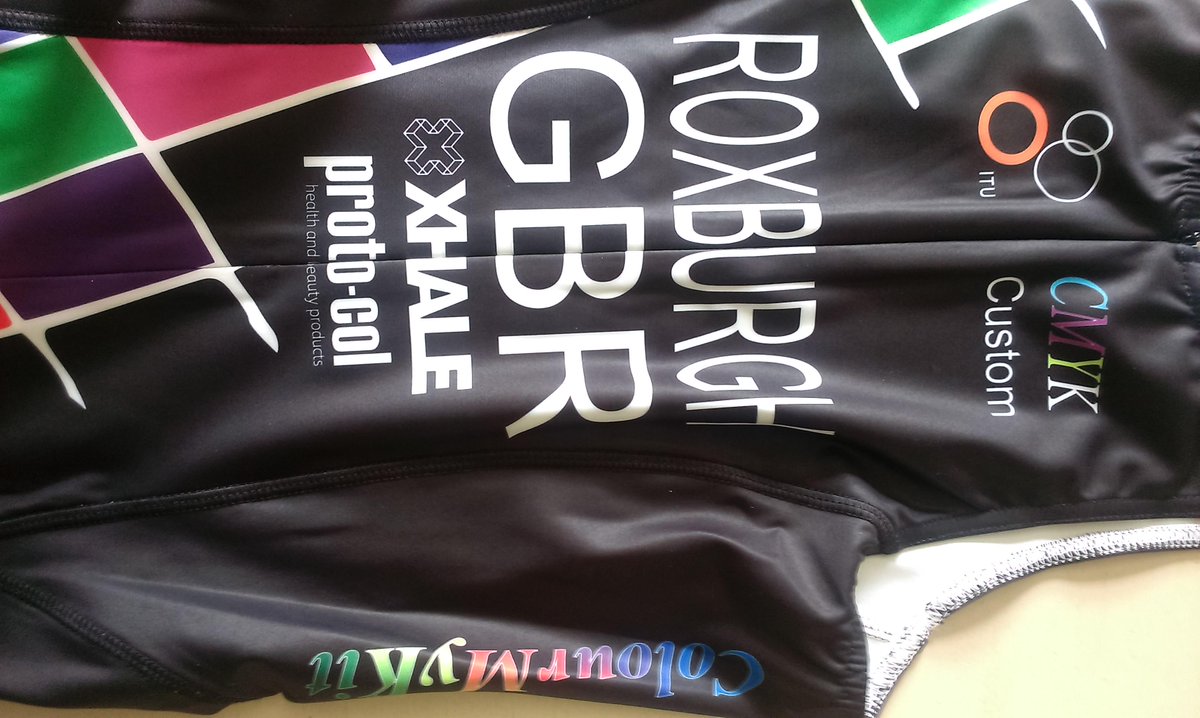 ColourMYKit's tweet image. Good luck to @AliceH82 @RoxyRoxburgh @GSchwiening &amp;amp; @IMGraeme racing this weekend in new ColourMyKit Custom trisuits!