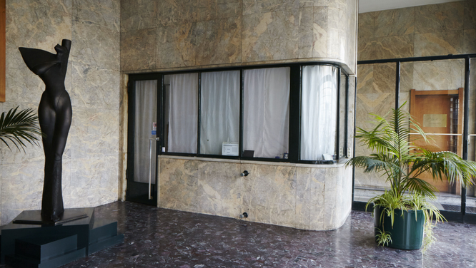 RivistaStudio's tweet photo. Citofonare Milano: una città vista attraverso le sue portinerie. Il portfolio di Ilaria Orsini http://t.co/sr6mcNmQeG
http://t.co/pYT7G2KYG1