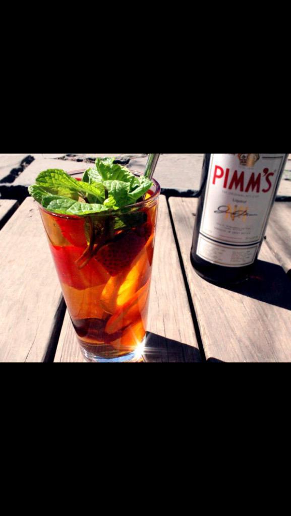 After work drinks in our #summer #BeerGarden anyone?? #livemusic 9pm #w4 #w6 #London <a href="/RavenPub/">Raven Pub</a> @tomfiggins