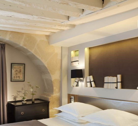 Gorgeous details! Check out the #hotels on our #TOP60 under $200 guide for #Paris today! bit.ly/HOTELGUIDEPARIS