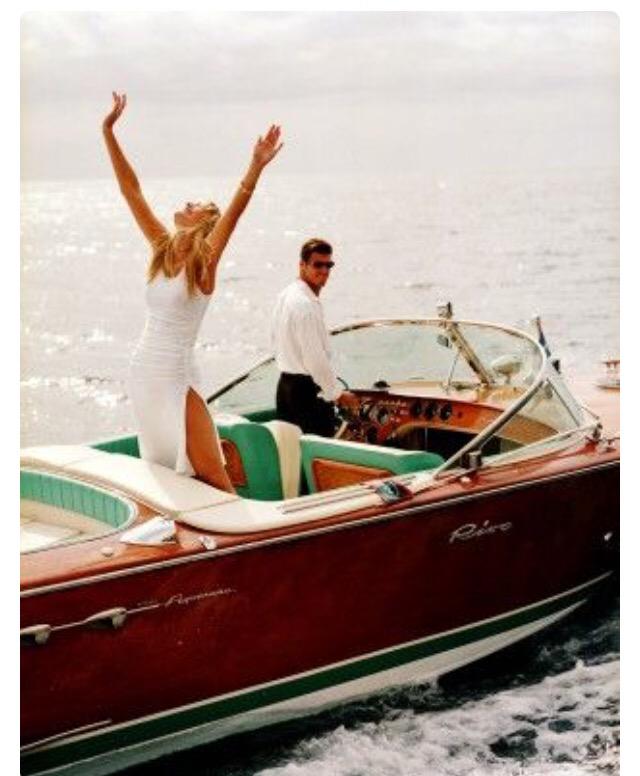 Boatrax's tweet image. The weekend is here! Take her out and let her feel free! #WeekendBoating #SetHerFree #Boatrax