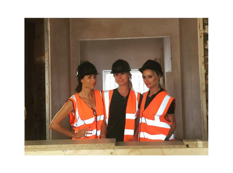 laurabailey_uk's tweet photo. Working girls / future cocktails at The Laslett... #portobello #twodrivers http://t.co/7sMtlfGSlB