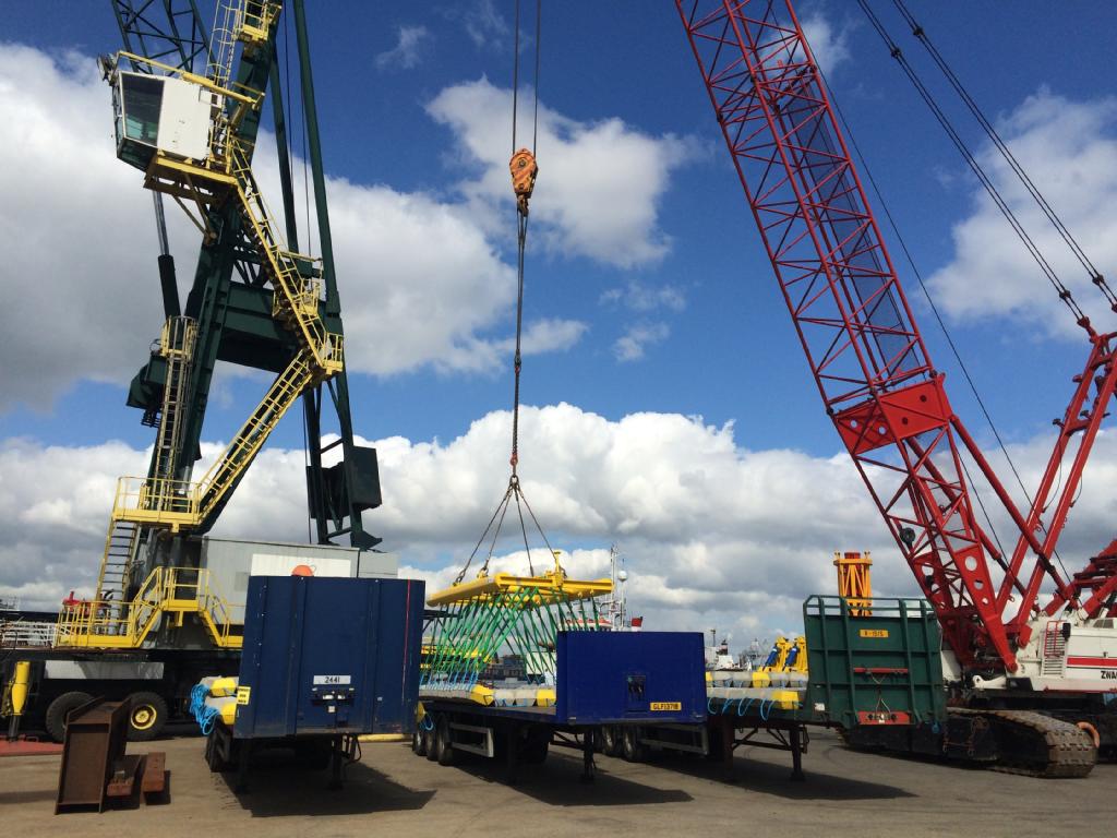 RdamOffshore's tweet photo. Concrete blankets ready to get transported on board of an offshore vessel. http://t.co/NzvGsIymMc http://t.co/WpogUEQ1I1