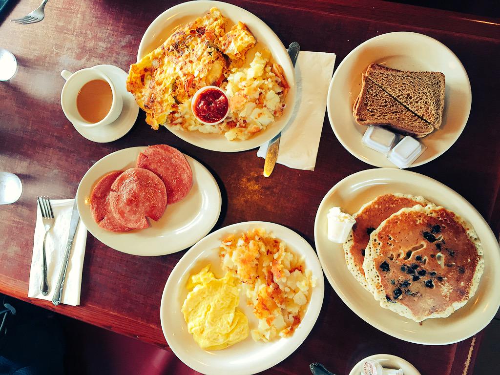 LaurenScala's tweet photo. Stopped in for breakfast this AM at American Prestige Diner in East Windsor, NJ! @newyorklivetv #NYLDinerWeek http://t.co/Yfv7dONqXc