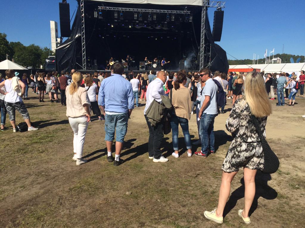 uasolidsound's tweet photo. Love Antell just nu på Carmencita-scenen tackar USS för vårt arbete mot rasism. #uss15 http://t.co/kypd3RfL0r