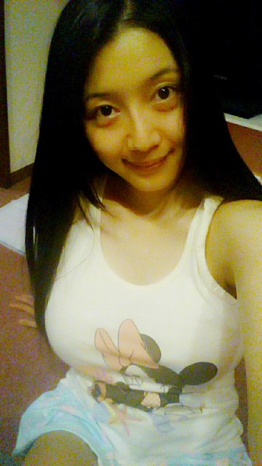 お風呂入ってスッキリヾ(@゜▽゜@)ノ 新しいミニーちゃんのパジャマ(o^－^o)💕💕💕💕 http://t.co/2d9Q2Xd8XJ