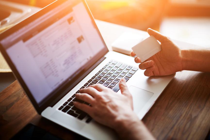 StudentLifeNet's tweet photo. Don't miss the chance to win $1,000* by sharing your best credit card advice: http://t.co/DU40UfS9Ys #CIBCStudyBreak http://t.co/o4ab34WeZW