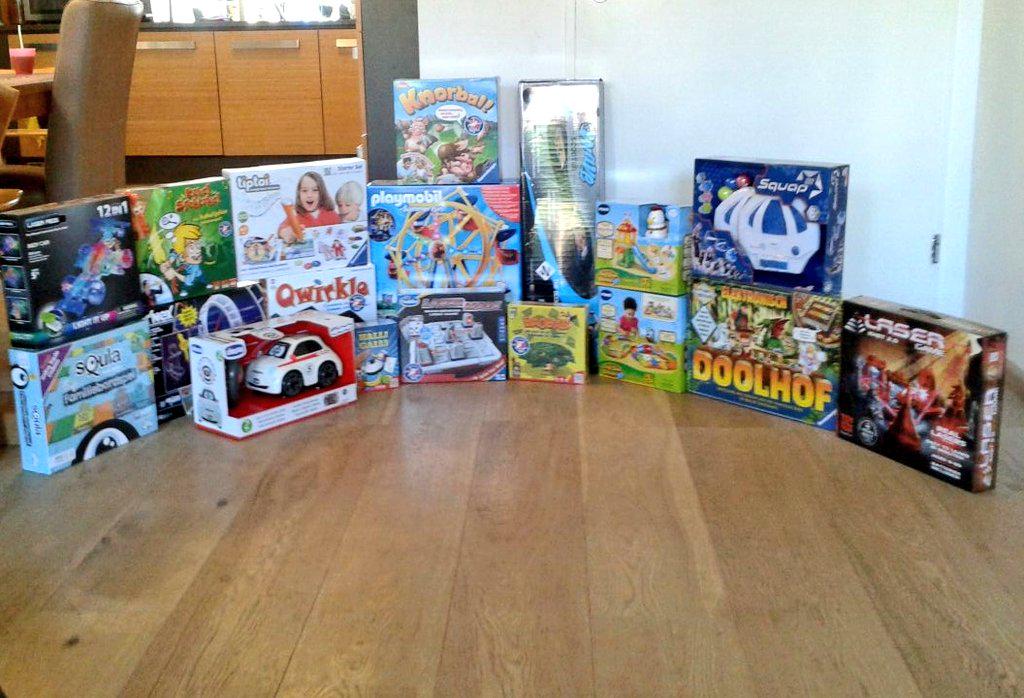 We hebben nieuw speelgoed aangeschaft! Volgende week worden alle onderdelen genummerd en dan kun je het komen lenen.