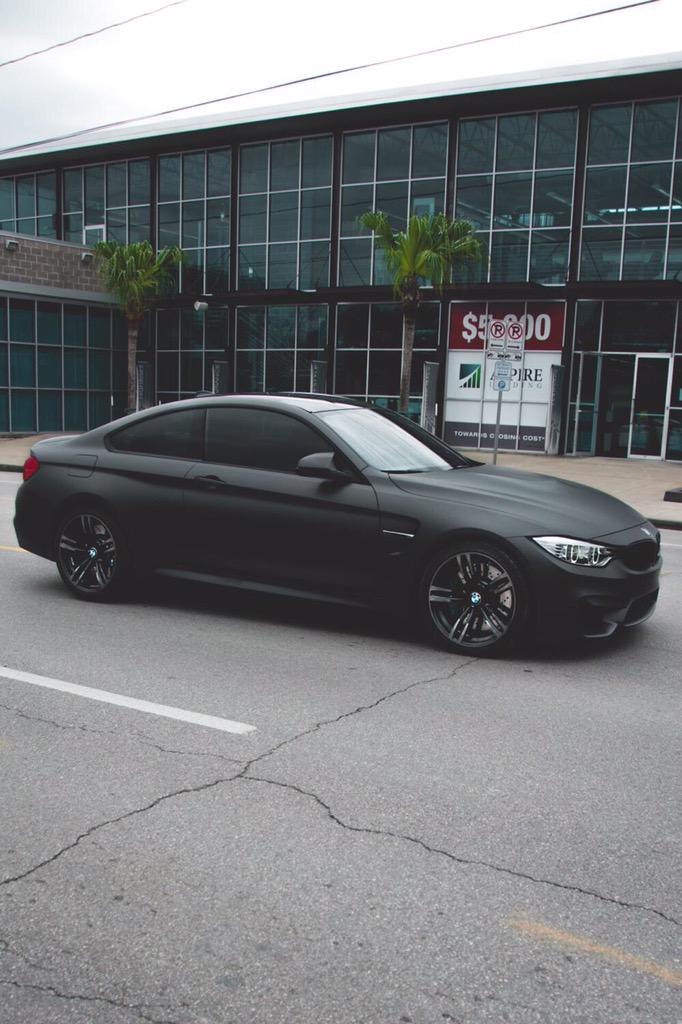 iRichExistence's tweet photo. Matte black Beamer 😱 http://t.co/mJ1qnSGxBj