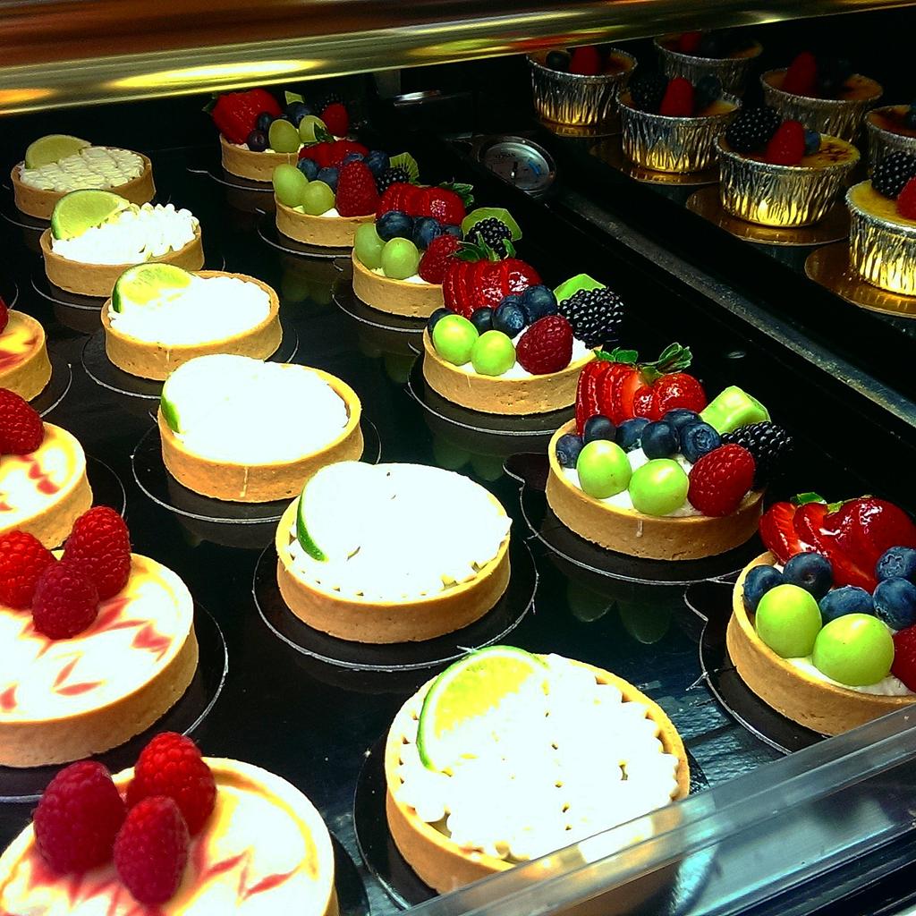 finaledesserts's tweet photo. Come enjoy some fresh summer pastries! And if youre not a dessert lover come anyways for our new lunch menu! http://t.co/v7O6i05y6D