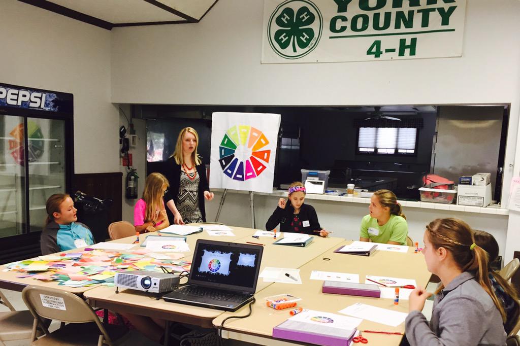 ma_ma_pete's tweet photo. @4HFashionista Reving Up Style w/ Color @YorkCountyNE_4H @e_peterson34 #PolkCounty4H #NebExt #40Days4HFun http://t.co/3mPWrzlmHN