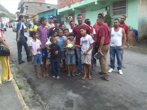 INJUDEG's tweet photo. #JuventudProductivaGuanta Profundiza el deporte en los Distintos sectores de #LaGuantaNueva @Mindeporte http://t.co/2tUSLUknWV