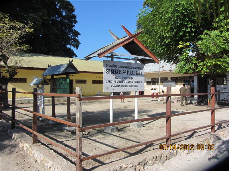 Besok @KI_PANGKEP15 &amp; <a href="/PangkepIn/">Pangkep Initiative</a>   akan membawa donasi buku ke sd pulau pala... cc <a href="/dayatonya/">Mohammad Hidayat</a>