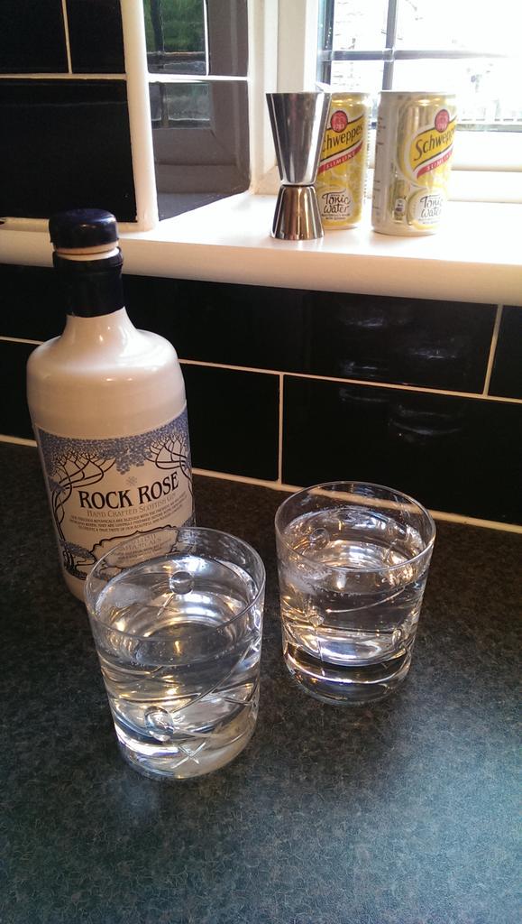 traceytrouble22's tweet photo. Surprise present for my hubby @Neil_Mclaren . Our first ever @RockRoseGin and tonic which is absolutely lovely 😁 http://t.co/dSVYyPIz2N