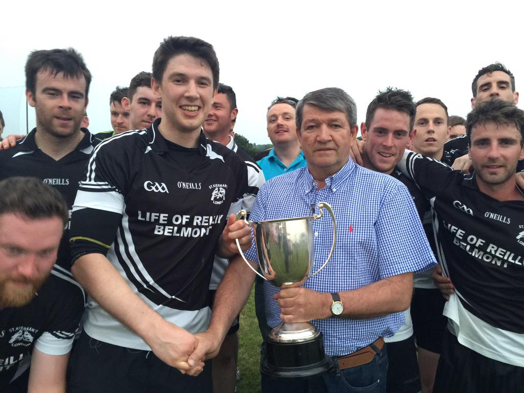 LondainGAA's tweet photo. Tipperary Cup Winners 2015 @StKiernansGAA http://t.co/AI8HeMKGGx