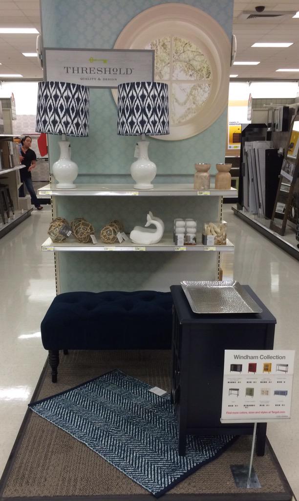 HL-TL showing off his merchandising skills #T2438 #sales <a href="/DerinBriggs/">Derin</a> <a href="/ConnieDroge/">Connie Droge</a>