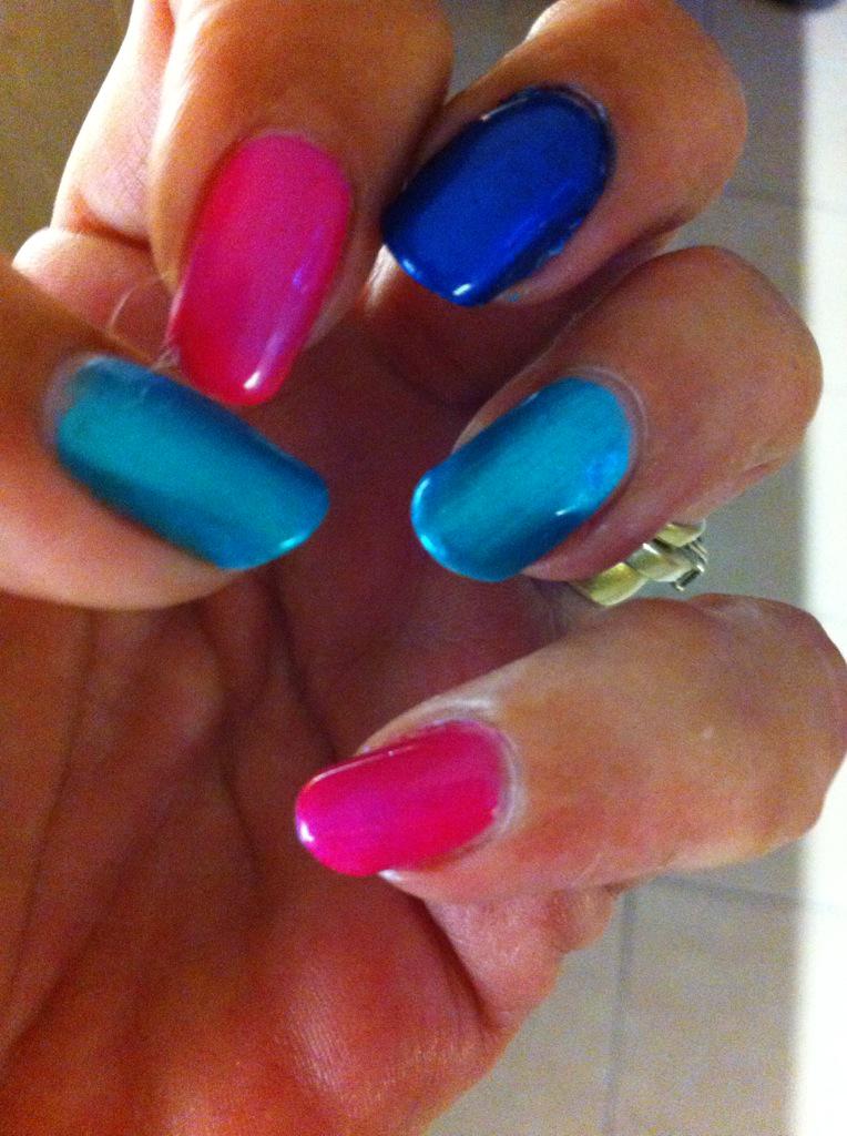 jaynegeromin's tweet photo. @barlowlookalike off to see the Dan Hadfield lookalike tomorrow 😊 had my nails done special 😆 http://t.co/ldEuJI0oPX