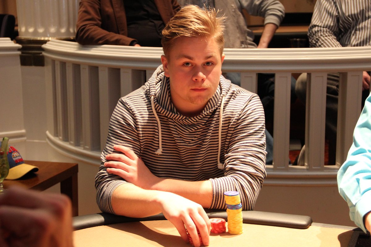PokeriFi's tweet image. Konsta Ropposelle kolmannesta sijasta 20,219€ ja 140 bop-pistettä. #chpokeri #mns2015