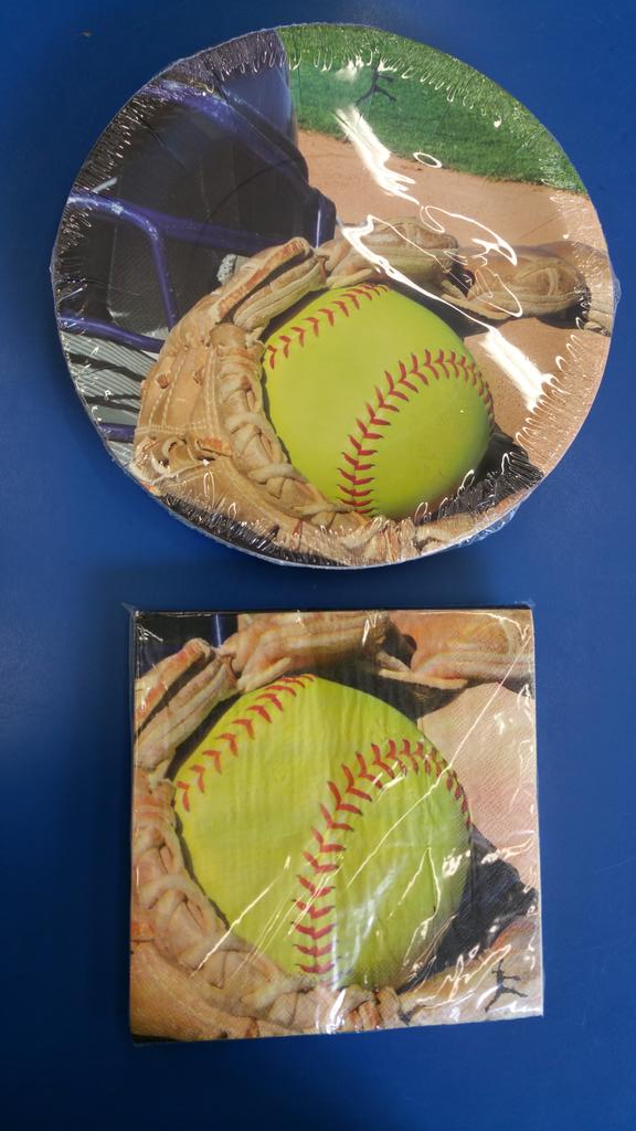 FriscoParty's tweet photo. #girlsfastpitch #friscoparty #fastpitchsoftball #dallascharge #usssapride http://t.co/kNJ7mAaHa5