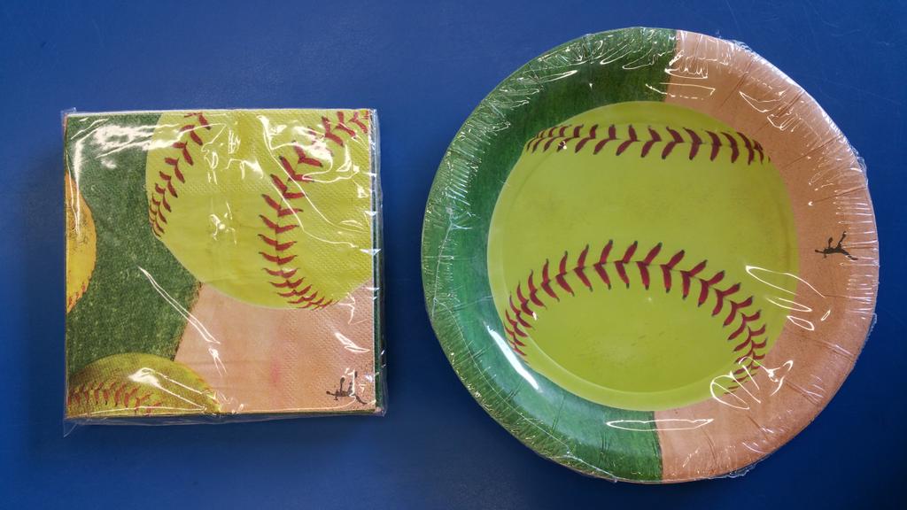 FriscoParty's tweet photo. #girlsfastpitch #friscoparty #fastpitchsoftball #dallascharge #usssapride http://t.co/kNJ7mAaHa5