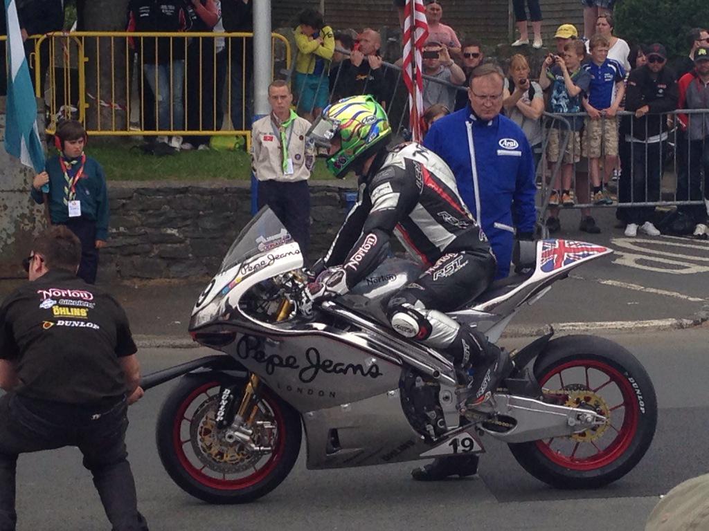 It's a thing of beauty with a soundtrack that makes grown men moist! @norton_ceo <a href="/CameronDonald86/">Cameron Donald</a> <a href="/iom_tt/">Isle of Man TT</a> #norton
