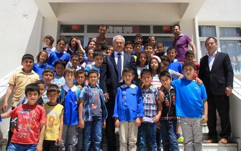 Bir eğitim öğretim yılı daha sona erdi. Tüm eğitimcilerimize ve öğrencilerimize iyi tatiller diliyorum.