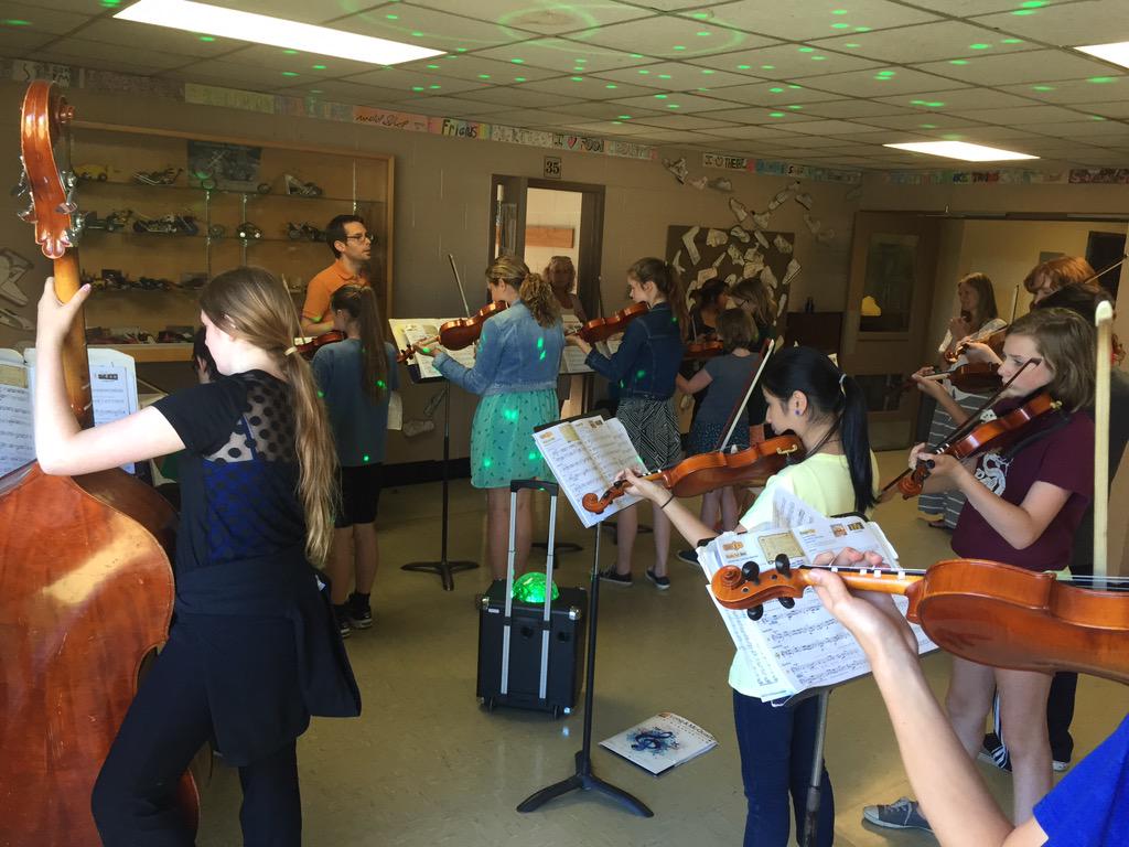 Yesterday's music flashmob in the hallway!
