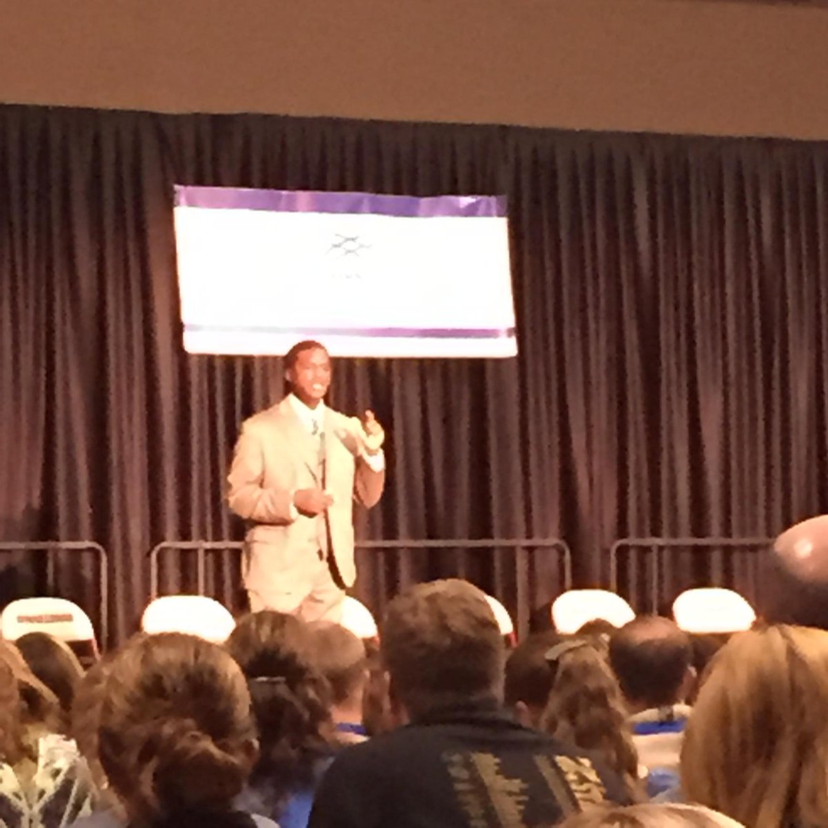 ChrisJHansen's tweet photo. "All means ALL." @newfrontier21 talks transformational leadership brilliantly in Winneconne. #first2015 http://t.co/RL3cIijeG6
