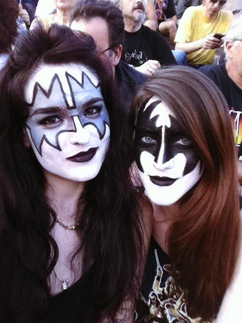 xSummerRain's tweet photo. @genesimmons we wanted the best, We've got the best, the hottest band in the world #KISS #Veronarockcity http://t.co/kC0TY1qGlz