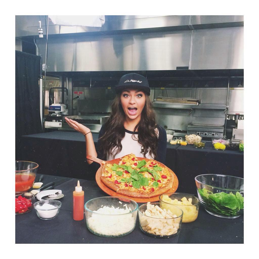 CallmeEm23's tweet image. Best day ever