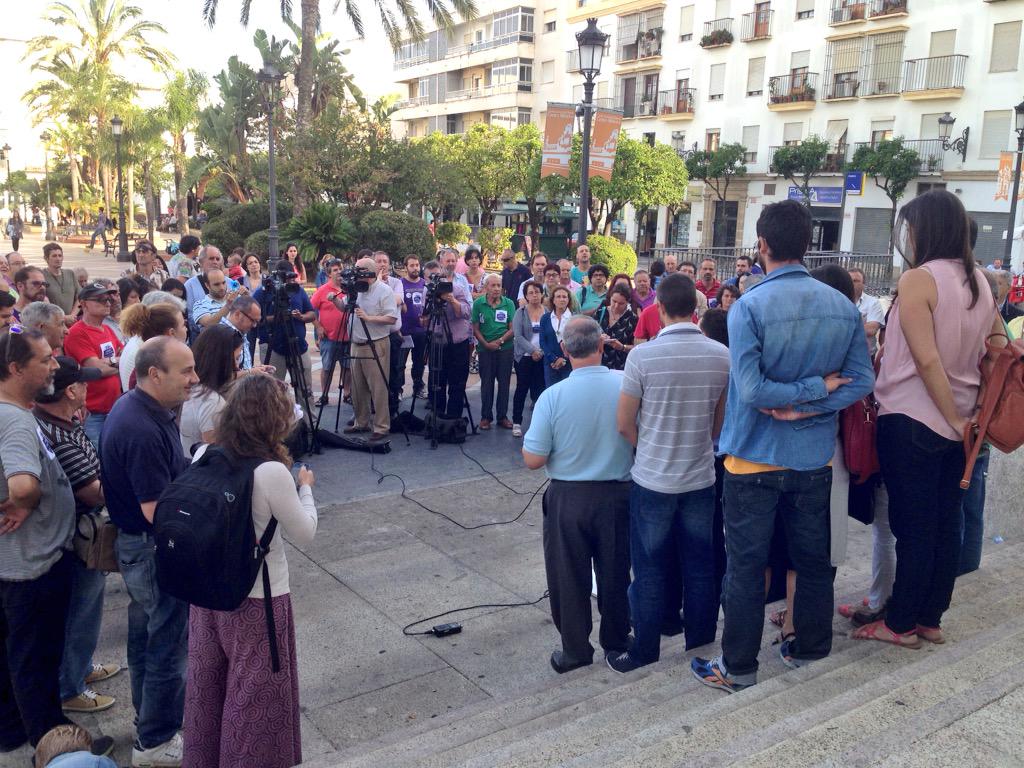 Multitudinaria rueda de prensa de las fuerzas que conformarán el próximo gobierno de #ElPuerto