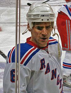 Happy 38th birthday to the one and only Wade Redden! Congratulations 