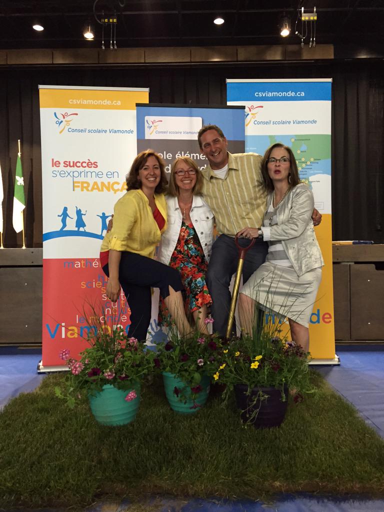 Les dir des écoles de #ldnont et <a href="/jlsCSViamonde/">Jennifer Lamarche</a> heureuses de fêter ça ensemble <a href="/LaTamiseLondon/">La Tamise</a> <a href="/EE_MarieCurie/">ÉÉ Marie-Curie</a>
